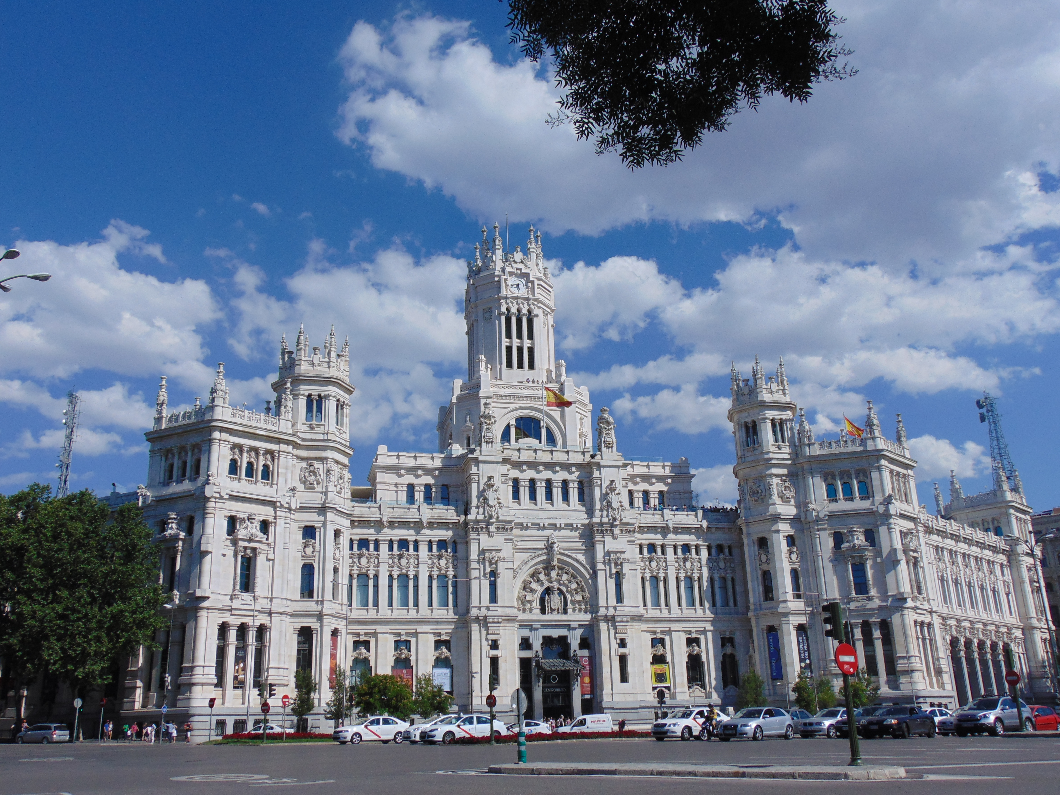 O Centro Centro, também conhecido como Palácio das Telecomunicações também receberá visitas guiadas