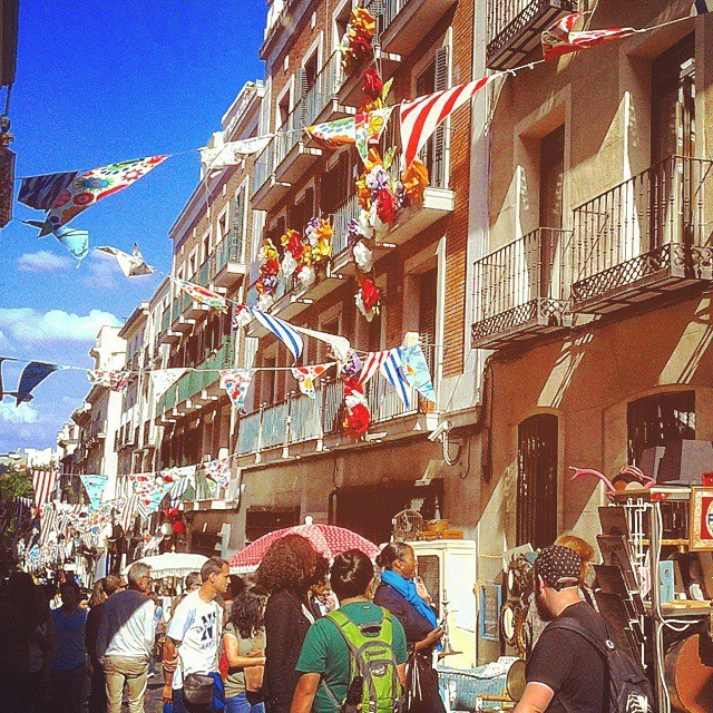 Clássico passeio de domingo: passear pelas ruas de Madrid em mercadillos, ir a bares, restaurantes...