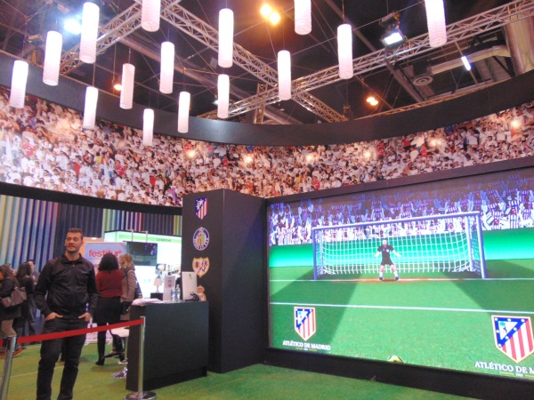 Stand de Madrid na Fitur 2015, quando os visitantes podiam bater um penalti