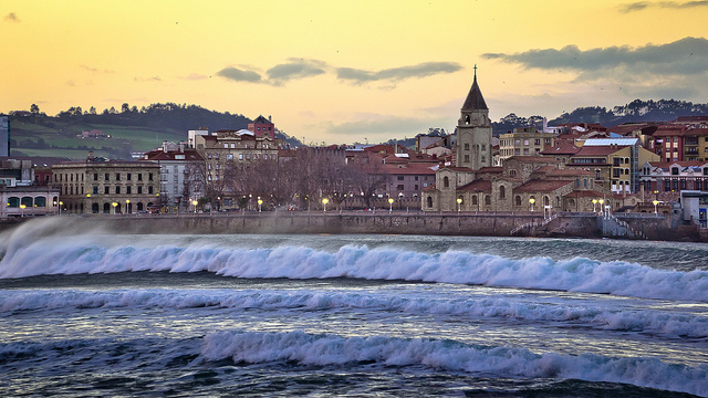 Gijón, em Astúrias. Foto: Hernán Piñera (CreativeCommons)